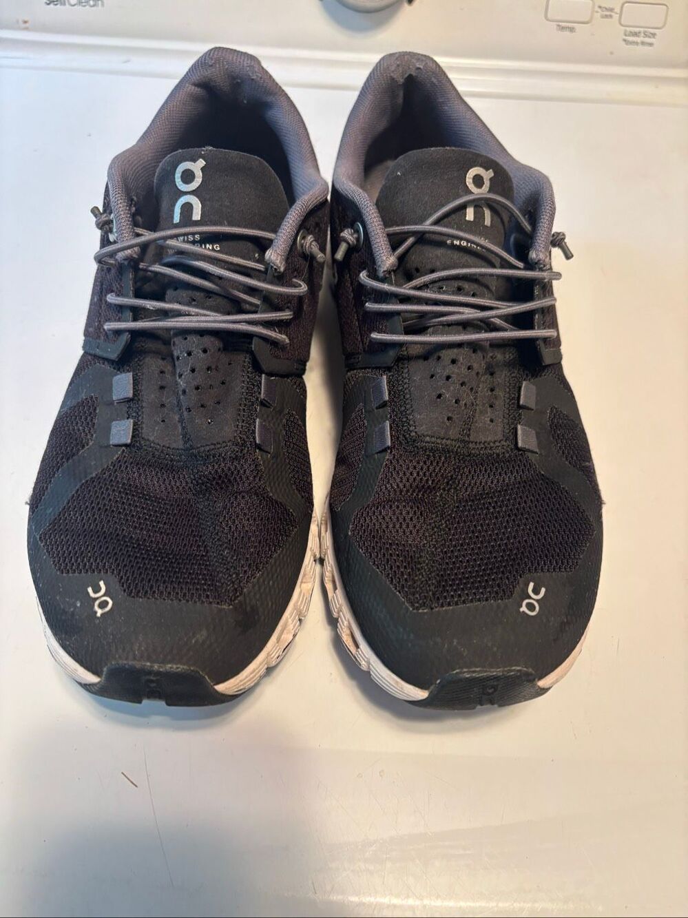 On Running Cloud Athletic Shoes